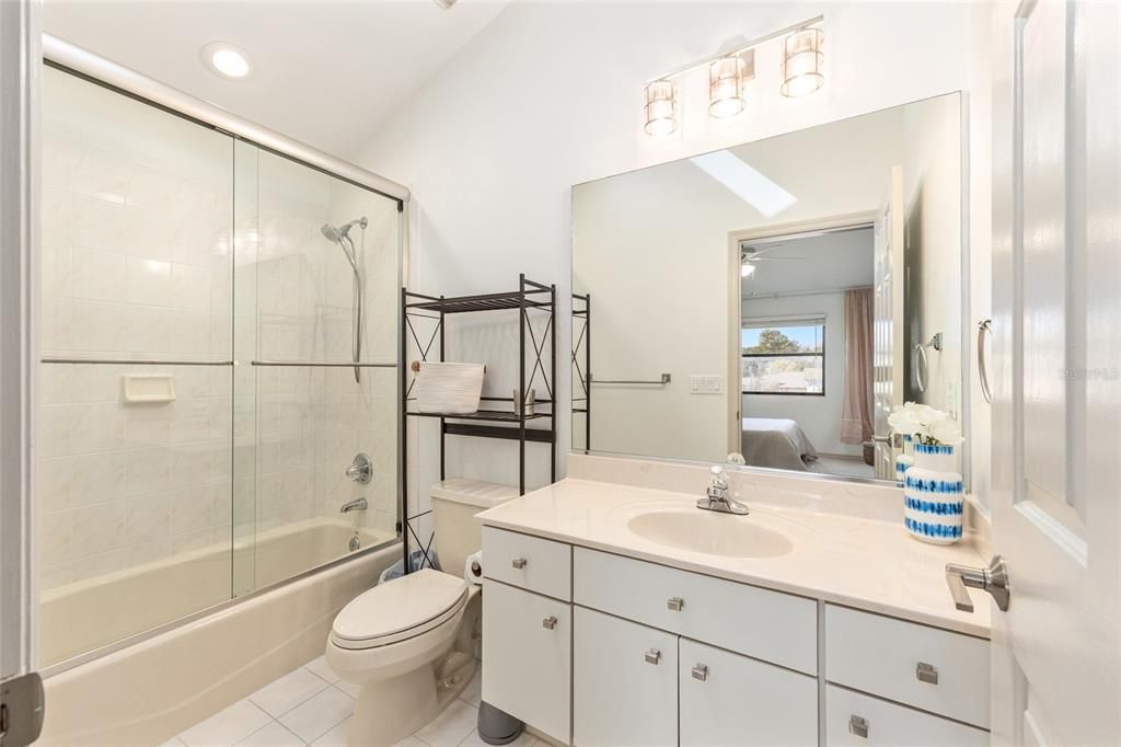 For Sale: $429,900 (3 beds, 3 baths, 2211 Square Feet)