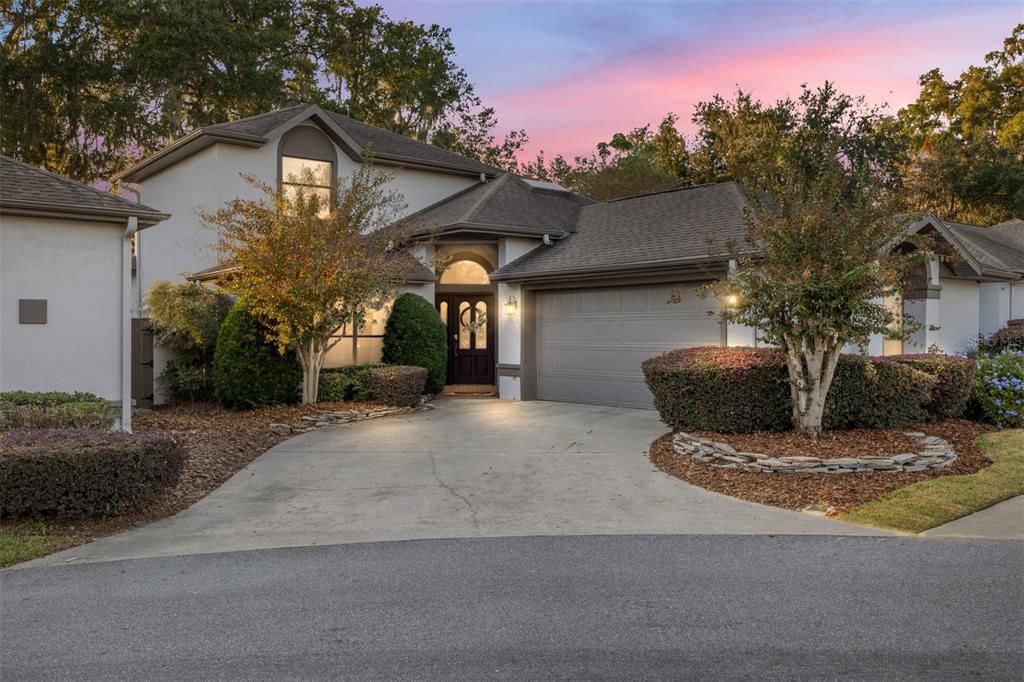 For Sale: $429,900 (3 beds, 3 baths, 2211 Square Feet)