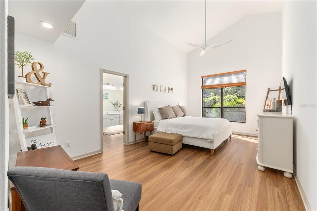 For Sale: $429,900 (3 beds, 3 baths, 2211 Square Feet)