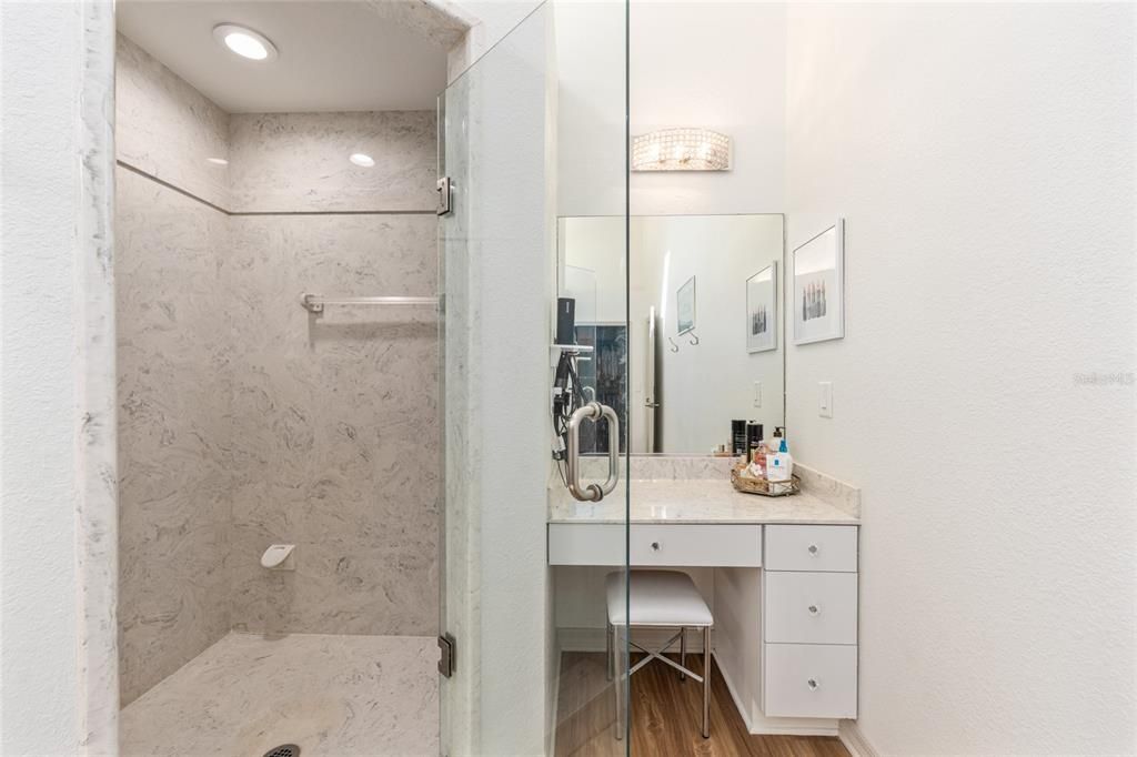 For Sale: $429,900 (3 beds, 3 baths, 2211 Square Feet)