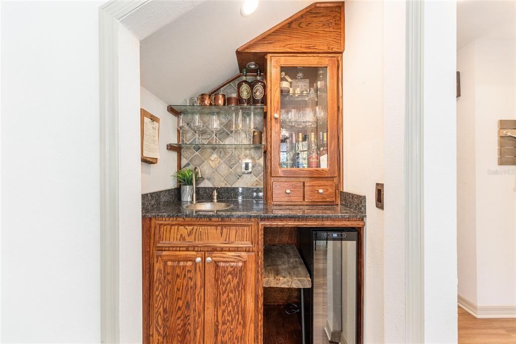 For Sale: $429,900 (3 beds, 3 baths, 2211 Square Feet)