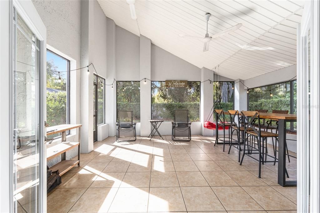 For Sale: $429,900 (3 beds, 3 baths, 2211 Square Feet)