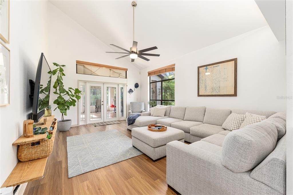 For Sale: $429,900 (3 beds, 3 baths, 2211 Square Feet)