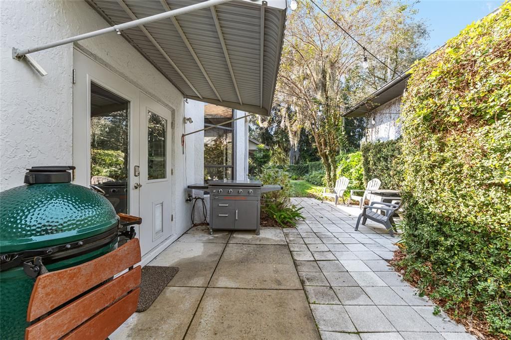 For Sale: $429,900 (3 beds, 3 baths, 2211 Square Feet)