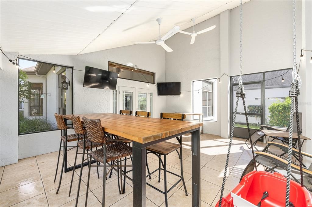 For Sale: $429,900 (3 beds, 3 baths, 2211 Square Feet)