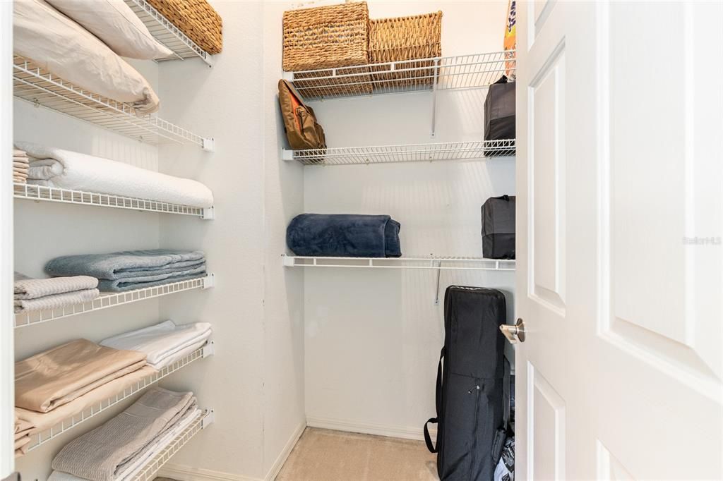 For Sale: $429,900 (3 beds, 3 baths, 2211 Square Feet)