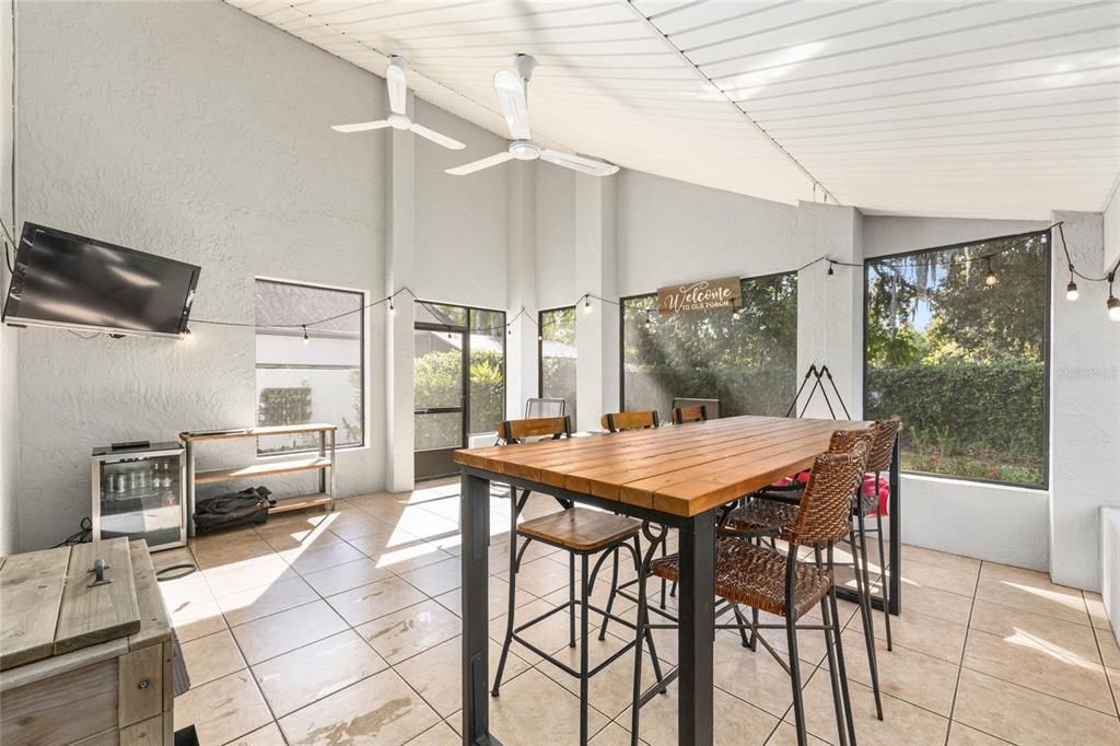 For Sale: $429,900 (3 beds, 3 baths, 2211 Square Feet)