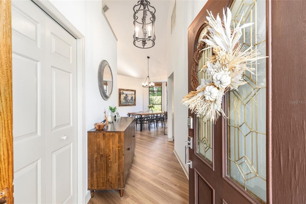 For Sale: $429,900 (3 beds, 3 baths, 2211 Square Feet)