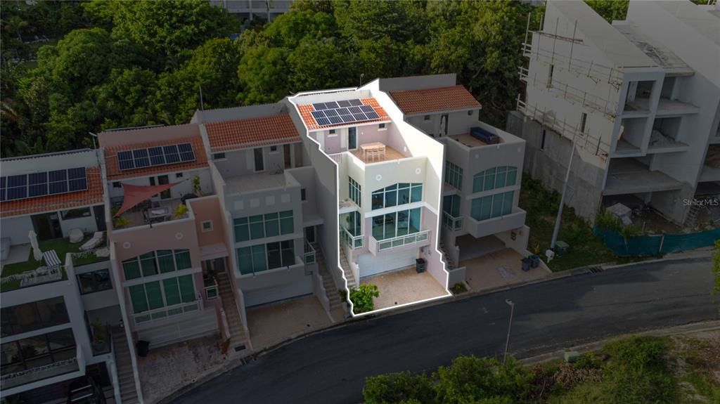 For Sale: $799,000 (3 beds, 2 baths, 2600 Square Feet)