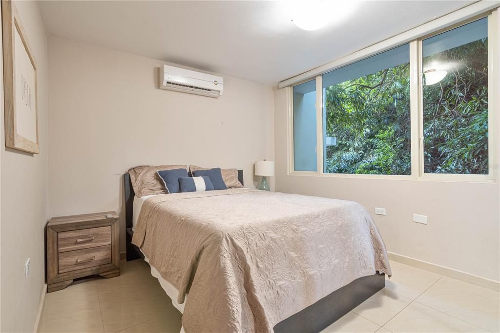 For Sale: $799,000 (3 beds, 2 baths, 2600 Square Feet)