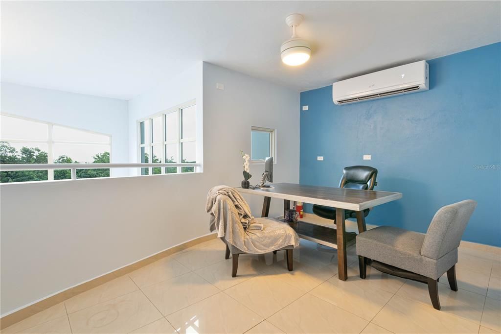 For Sale: $799,000 (3 beds, 2 baths, 2600 Square Feet)