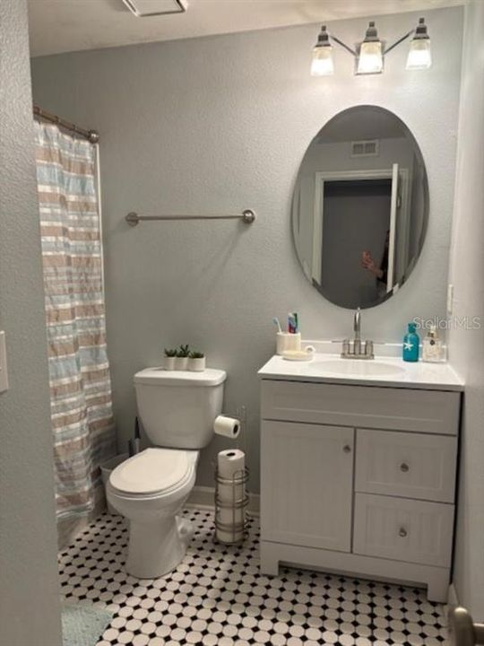 For Sale: $179,900 (2 beds, 2 baths, 993 Square Feet)