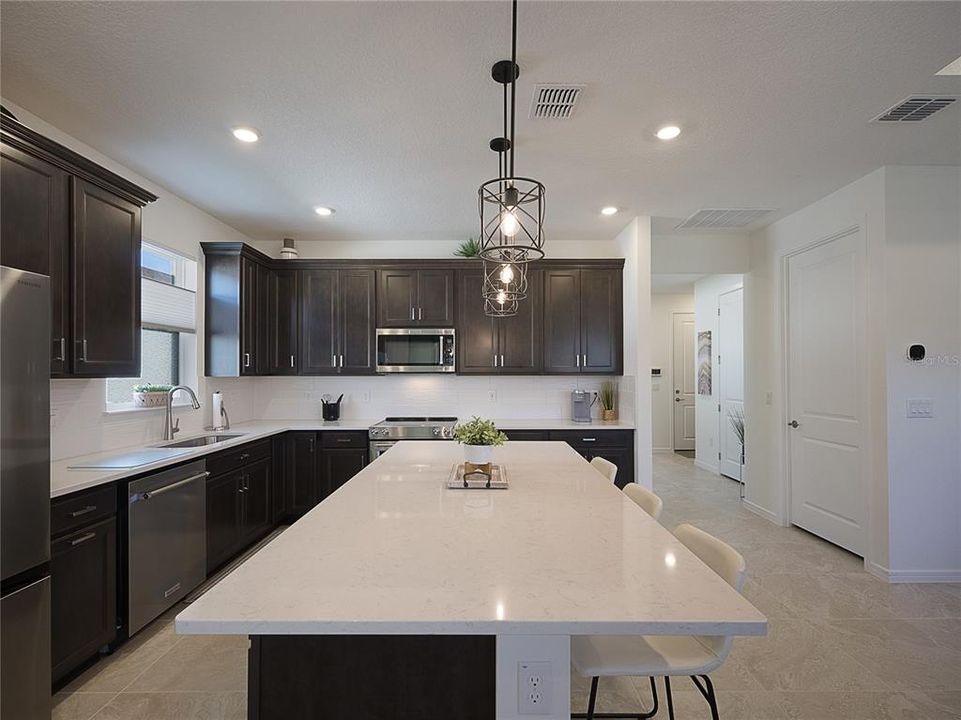 待售: $412,214 (2 贝兹, 2 浴室, 1709 平方英尺)