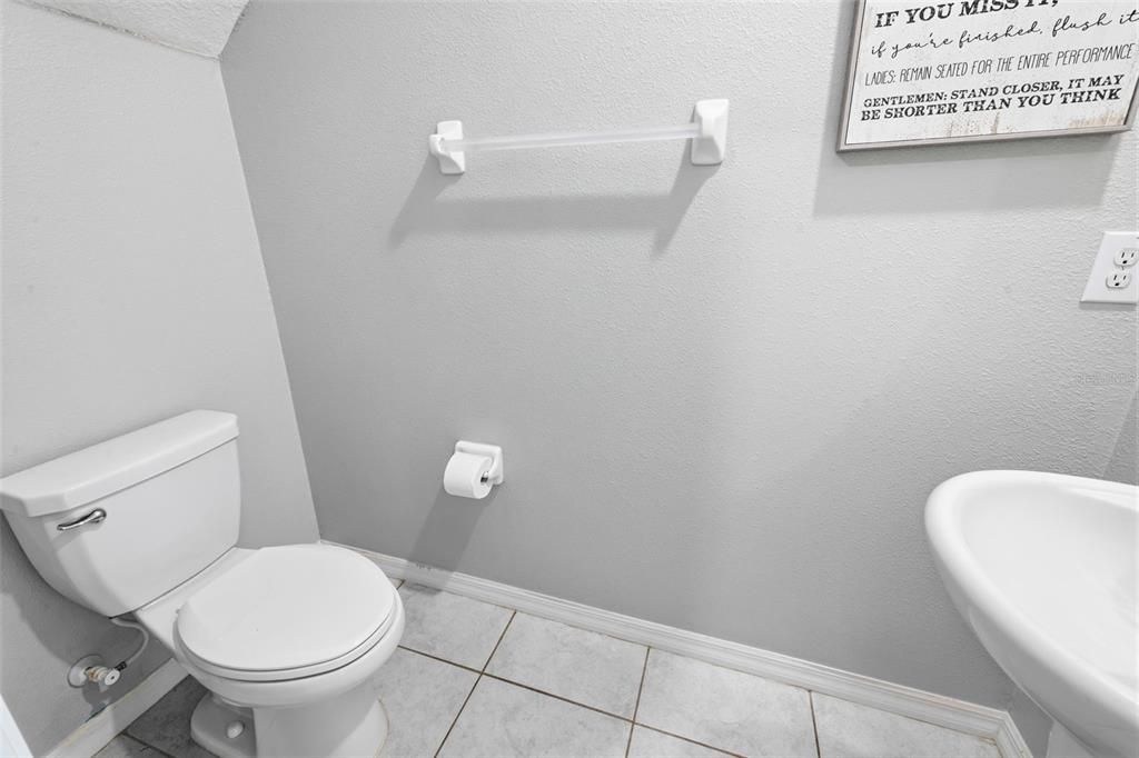 На продажу: $349,900 (5 спален, 2 ванн, 2264 Квадратных фут)