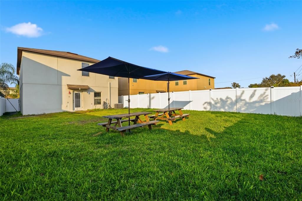 На продажу: $349,900 (5 спален, 2 ванн, 2264 Квадратных фут)