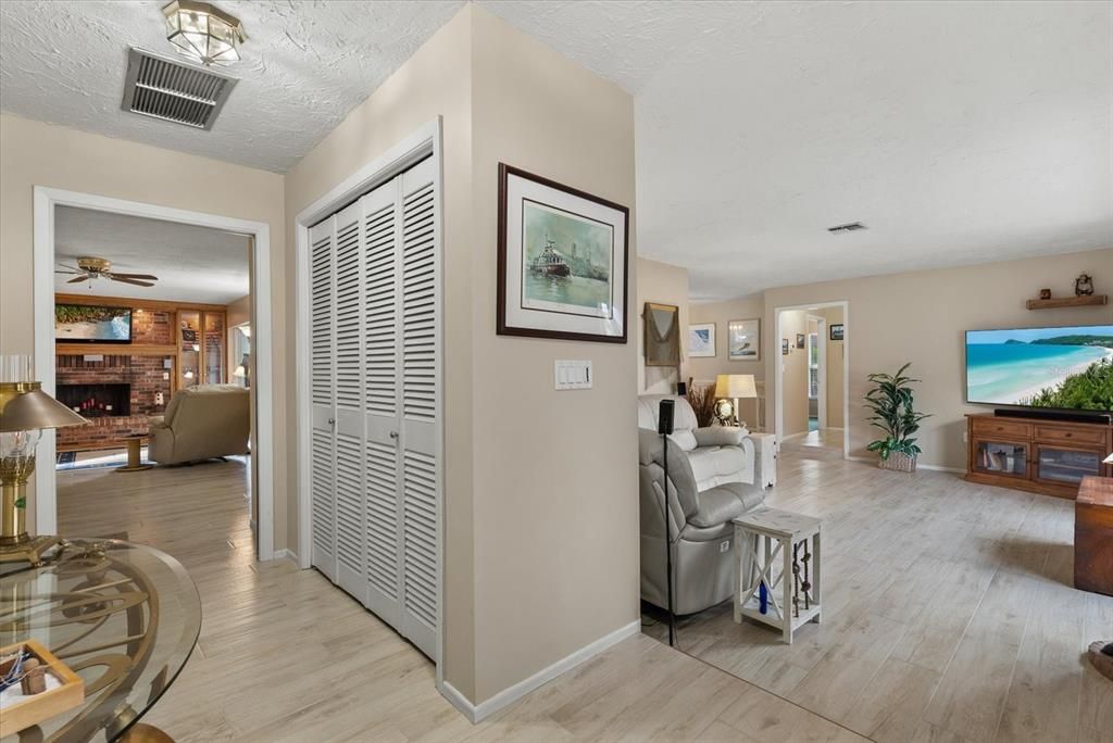 待售: $759,000 (3 贝兹, 2 浴室, 1913 平方英尺)