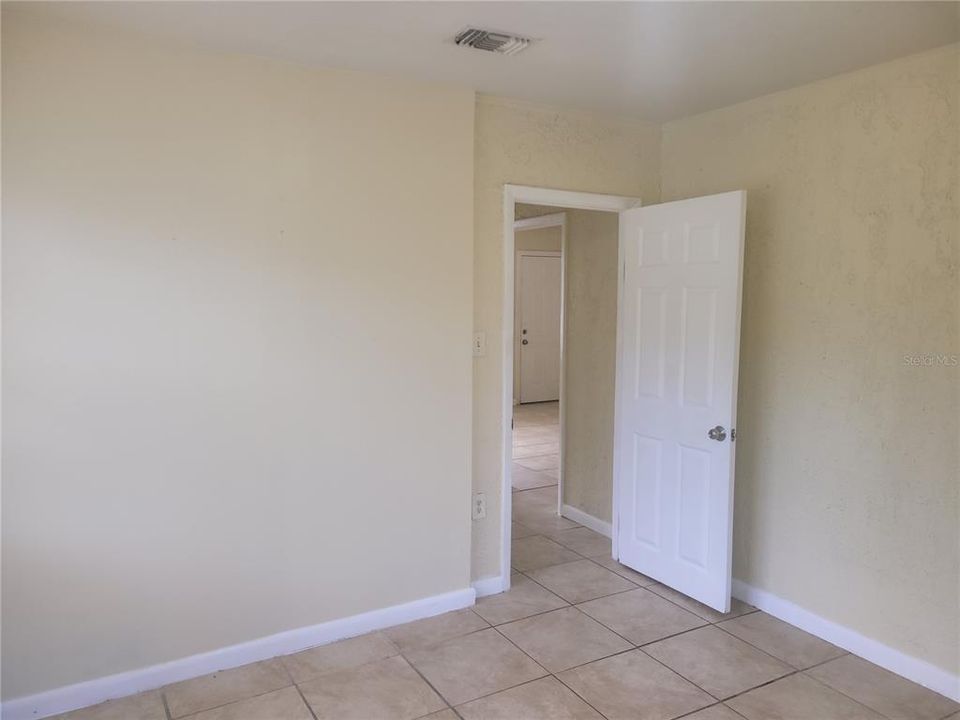 В аренду: $1,250 (2 спален, 1 ванн, 1410 Квадратных фут)