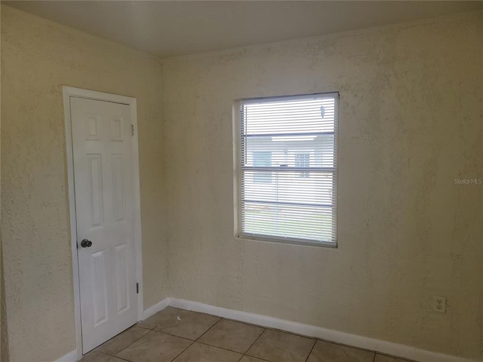 В аренду: $1,250 (2 спален, 1 ванн, 1410 Квадратных фут)