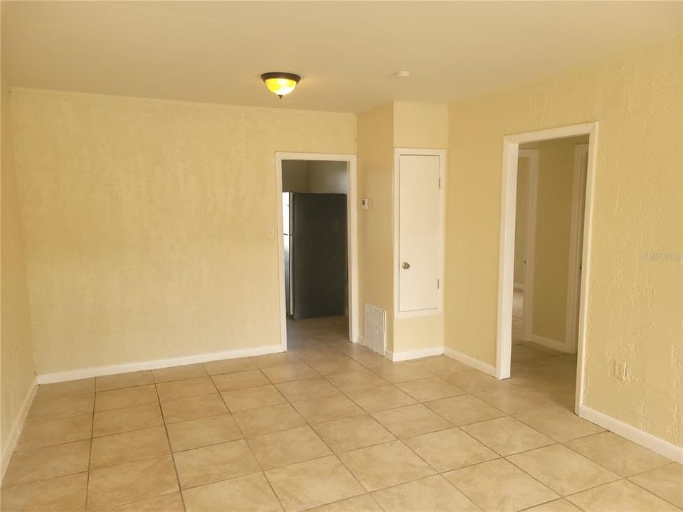 В аренду: $1,250 (2 спален, 1 ванн, 1410 Квадратных фут)