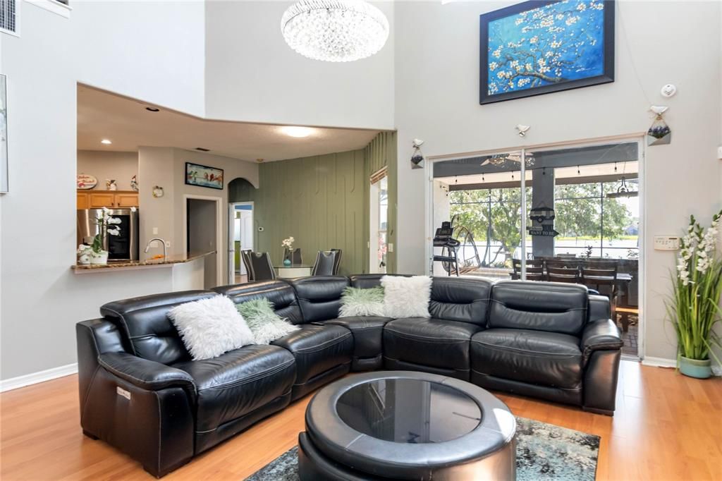 В аренду: $4,000 (5 спален, 4 ванн, 3341 Квадратных фут)