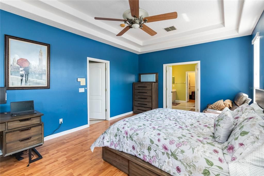 В аренду: $4,000 (5 спален, 4 ванн, 3341 Квадратных фут)