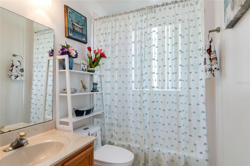 В аренду: $4,000 (5 спален, 4 ванн, 3341 Квадратных фут)