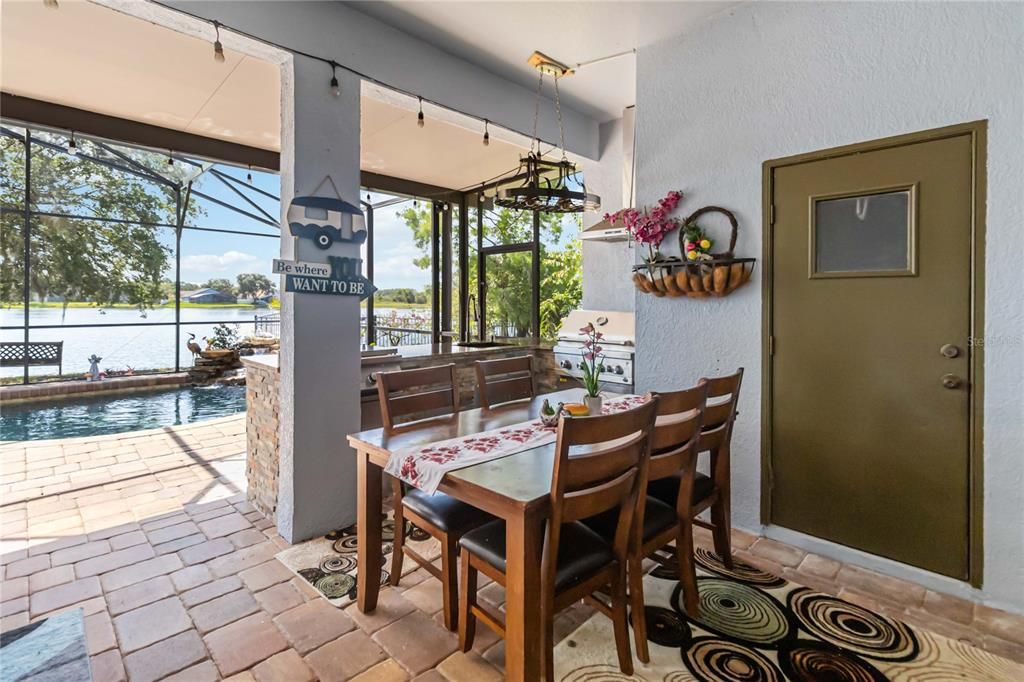 В аренду: $4,000 (5 спален, 4 ванн, 3341 Квадратных фут)