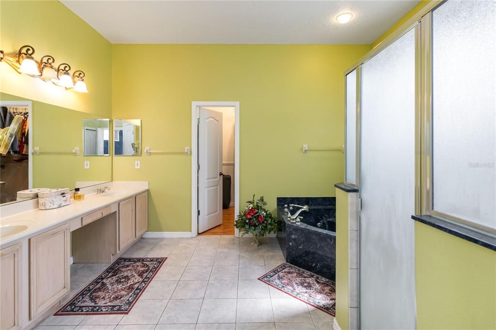 В аренду: $4,000 (5 спален, 4 ванн, 3341 Квадратных фут)