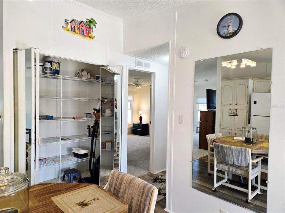 待售: $193,750 (2 贝兹, 2 浴室, 1000 平方英尺)