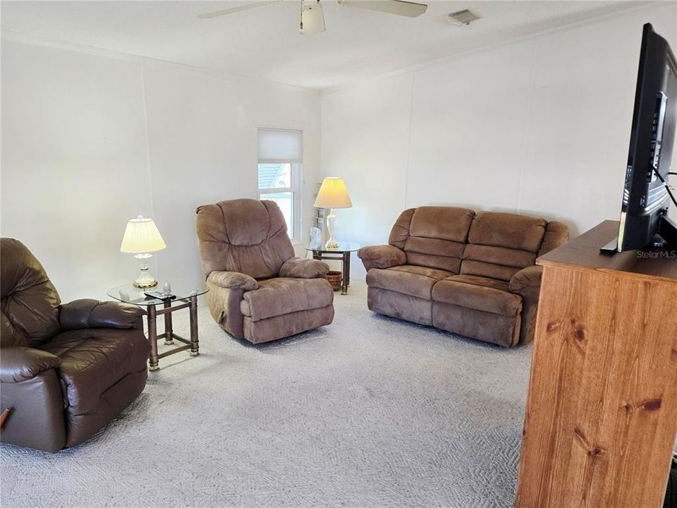 待售: $193,750 (2 贝兹, 2 浴室, 1000 平方英尺)