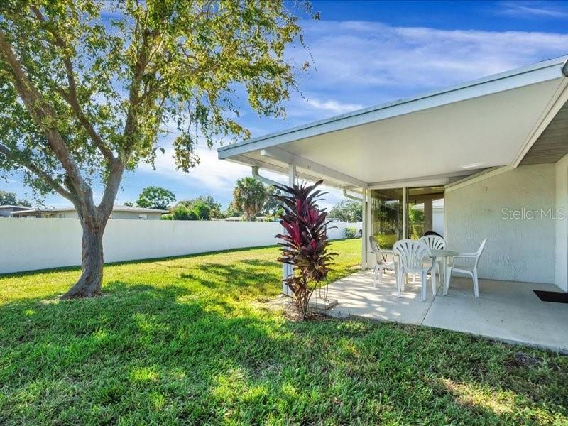 На продажу: $199,900 (2 спален, 2 ванн, 1186 Квадратных фут)