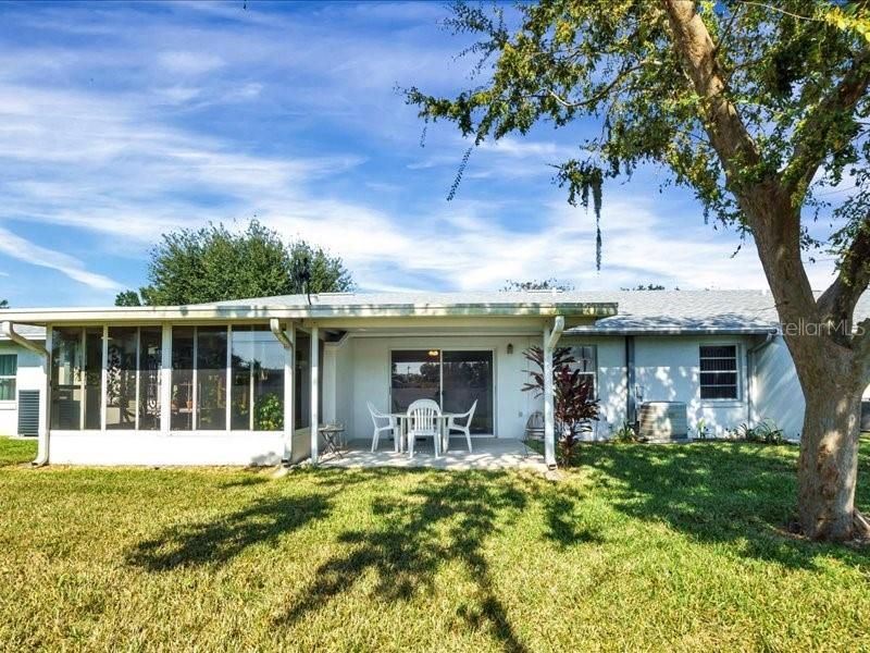 На продажу: $199,900 (2 спален, 2 ванн, 1186 Квадратных фут)