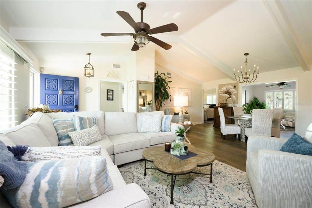 待售: $750,000 (3 贝兹, 2 浴室, 1875 平方英尺)