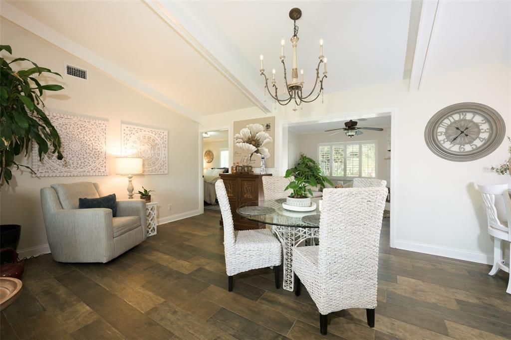 待售: $750,000 (3 贝兹, 2 浴室, 1875 平方英尺)