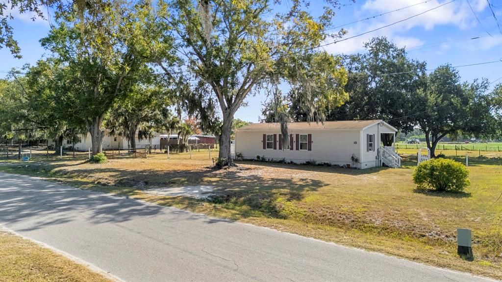 合同活跃: $295,000 (2 贝兹, 2 浴室, 1218 平方英尺)