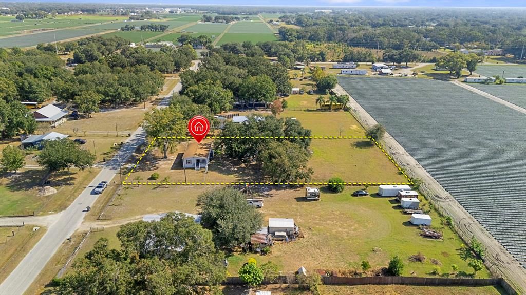 合同活跃: $295,000 (2 贝兹, 2 浴室, 1218 平方英尺)