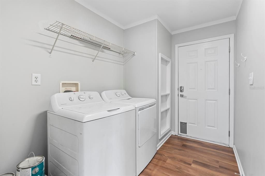 合同活跃: $295,000 (2 贝兹, 2 浴室, 1218 平方英尺)