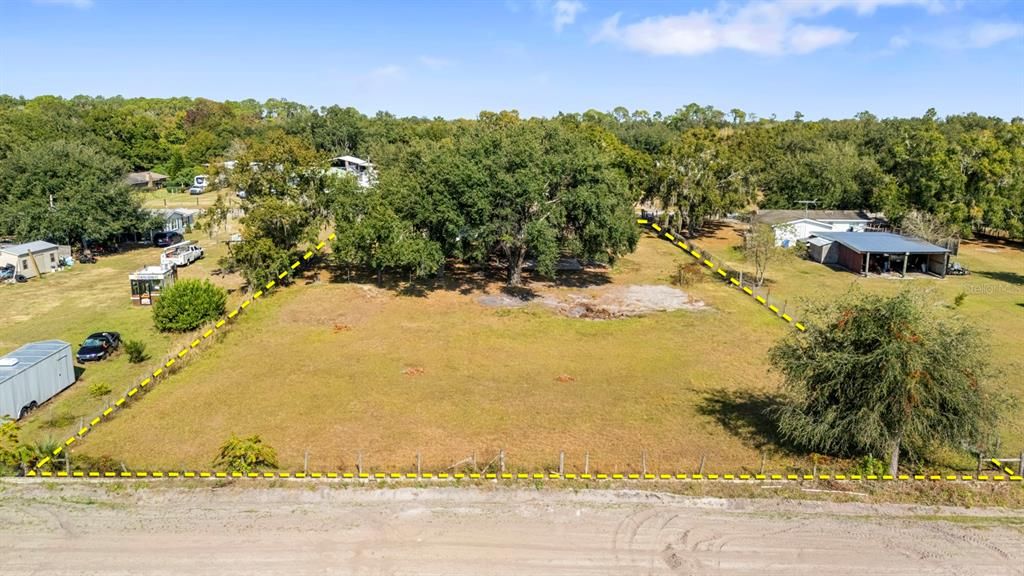 合同活跃: $295,000 (2 贝兹, 2 浴室, 1218 平方英尺)