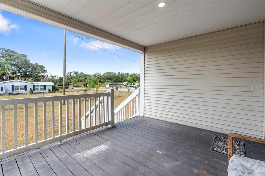 合同活跃: $295,000 (2 贝兹, 2 浴室, 1218 平方英尺)