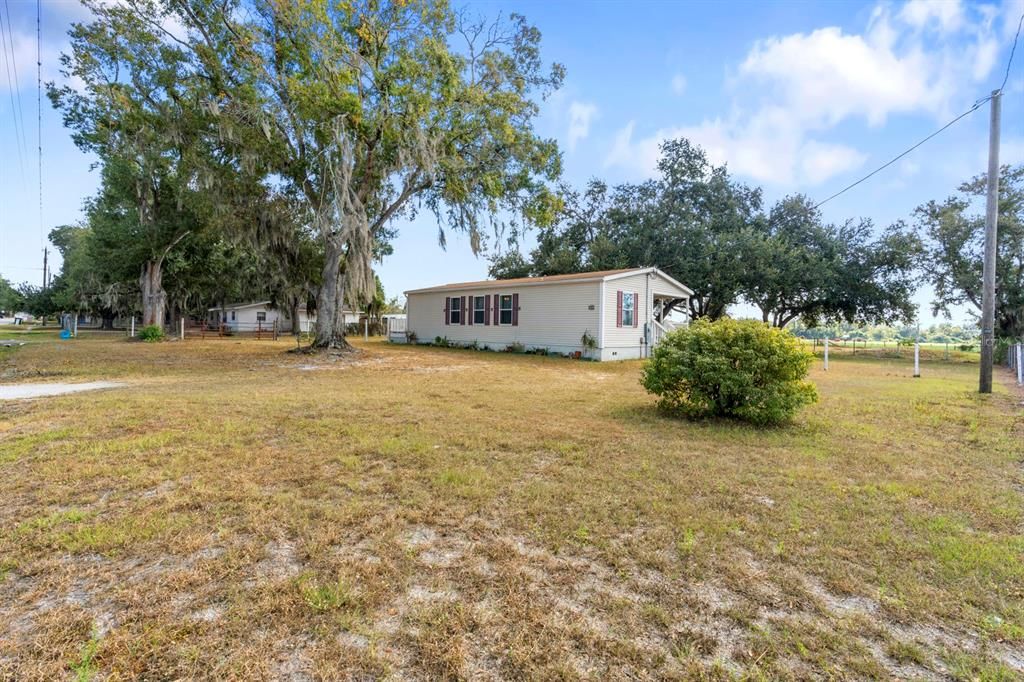 合同活跃: $295,000 (2 贝兹, 2 浴室, 1218 平方英尺)