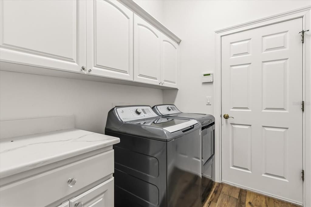 待售: $1,500,000 (5 贝兹, 4 浴室, 3385 平方英尺)