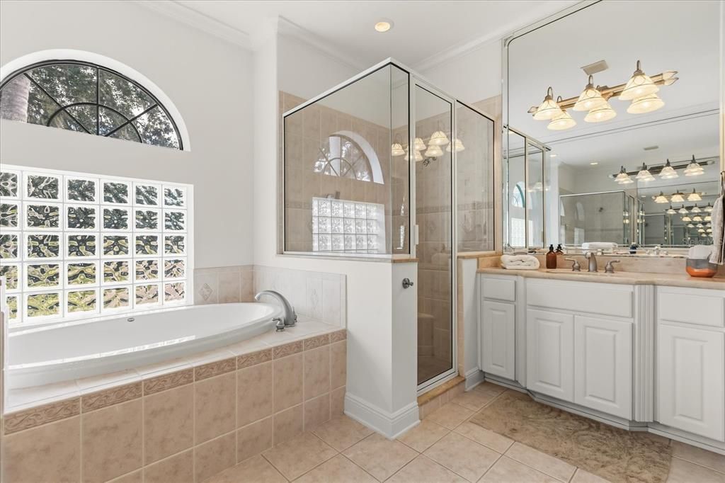 待售: $1,500,000 (5 贝兹, 4 浴室, 3385 平方英尺)