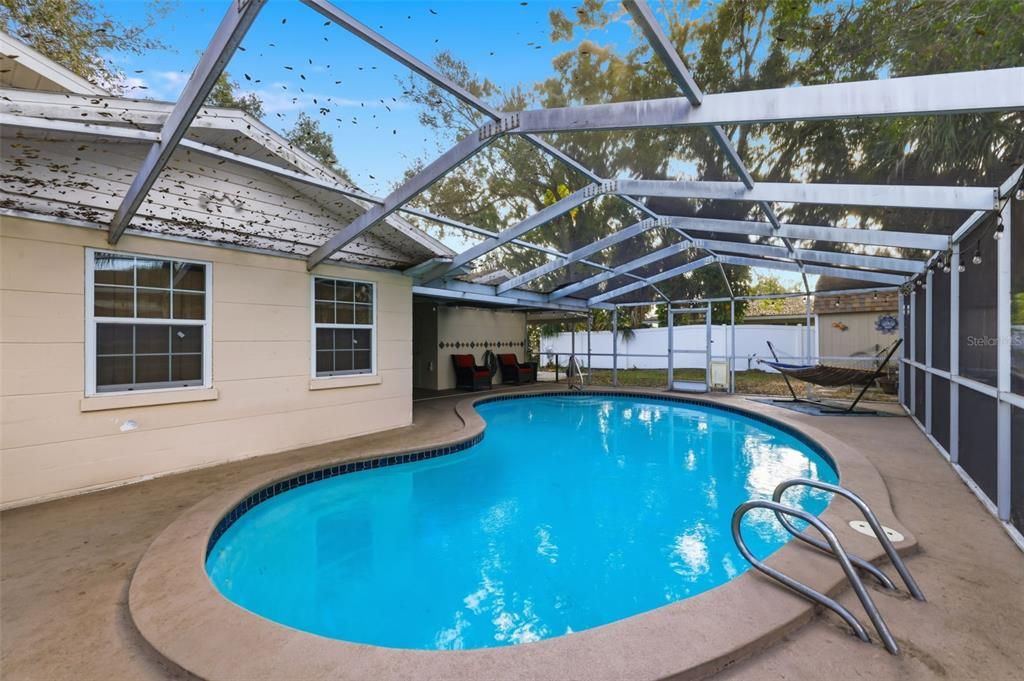 待售: $370,000 (4 贝兹, 2 浴室, 1708 平方英尺)