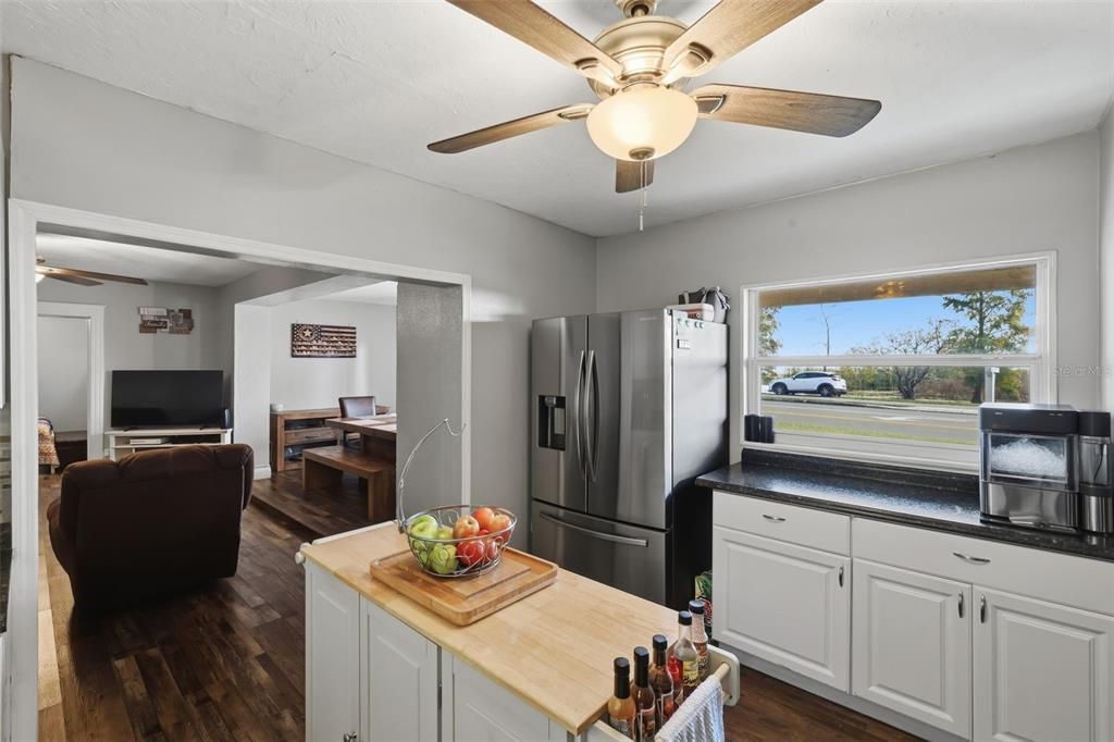 待售: $370,000 (4 贝兹, 2 浴室, 1708 平方英尺)