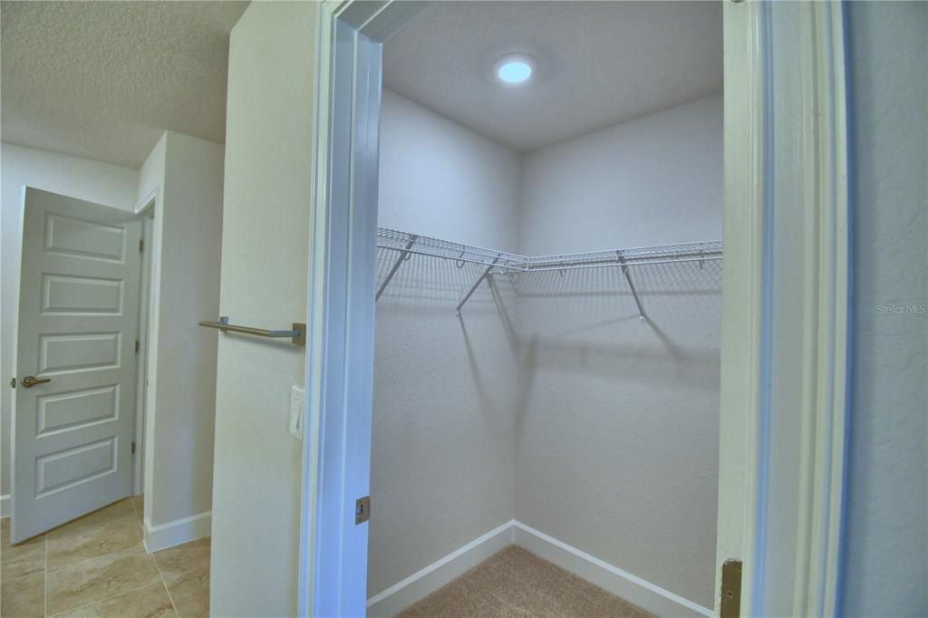 待售: $385,366 (4 贝兹, 3 浴室, 2200 平方英尺)