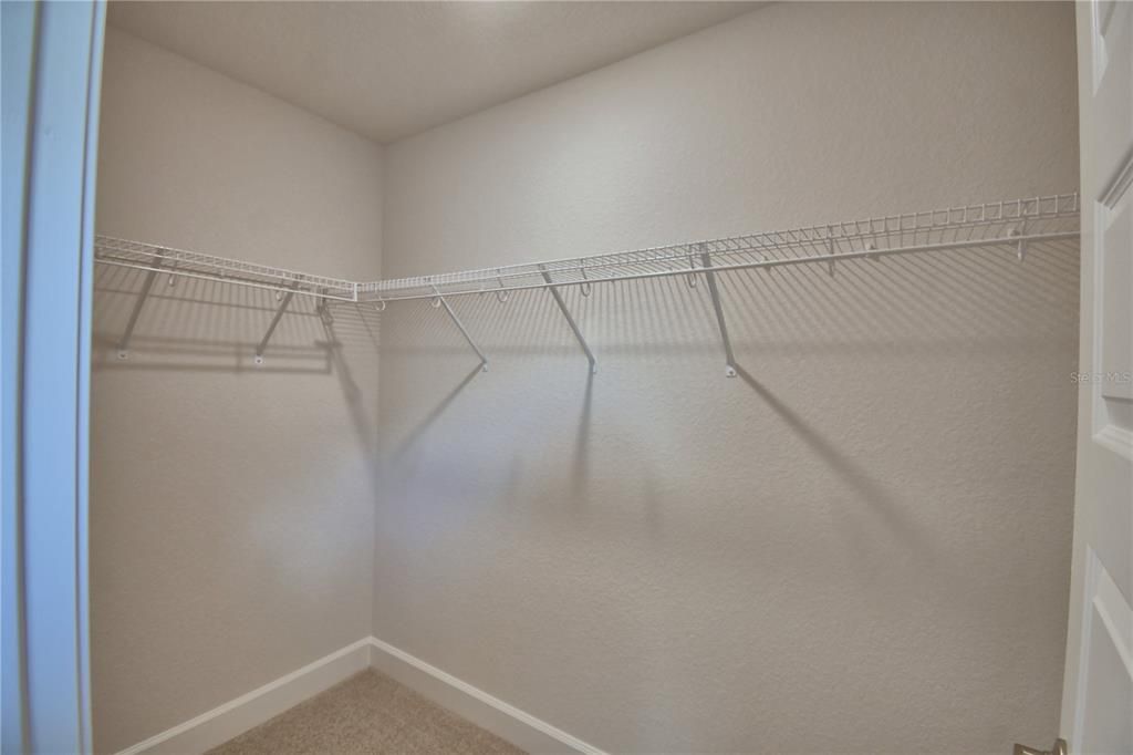 待售: $385,366 (4 贝兹, 3 浴室, 2200 平方英尺)