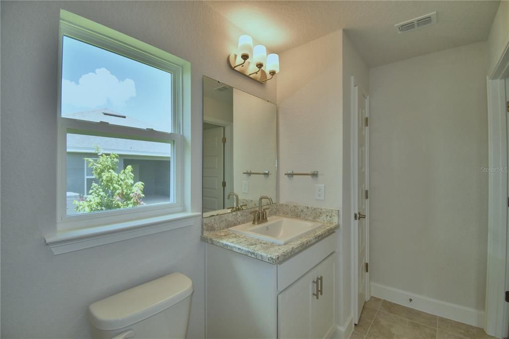 待售: $385,366 (4 贝兹, 3 浴室, 2200 平方英尺)