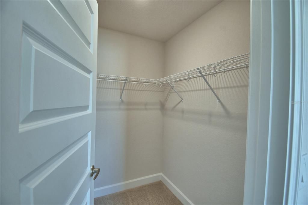 待售: $385,366 (4 贝兹, 3 浴室, 2200 平方英尺)