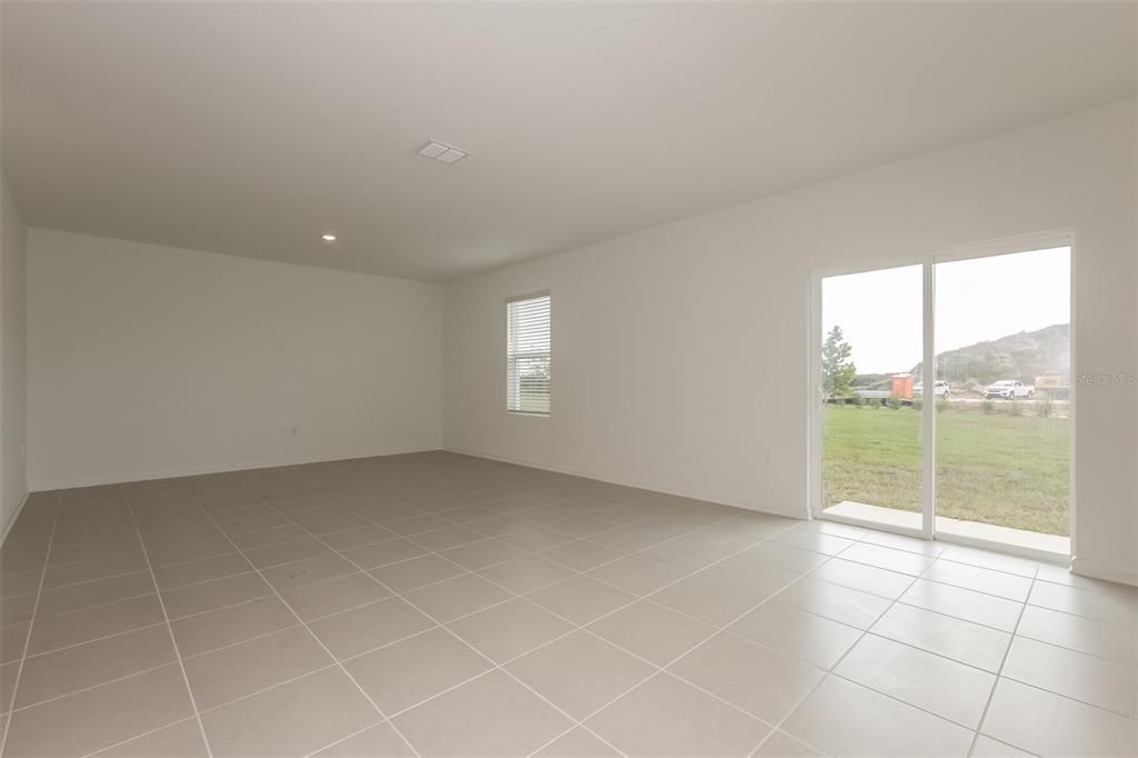 En Renta: $2,180 (5 camas, 3 baños, 2451 Pies cuadrados)