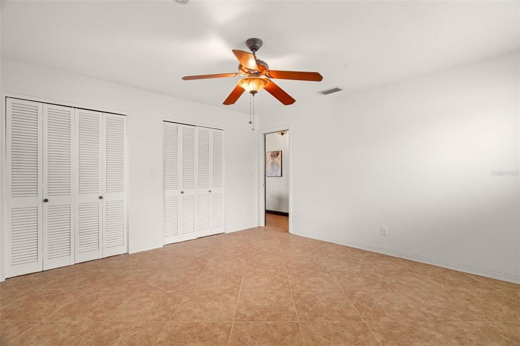 En Venta: $799,000 (3 camas, 3 baños, 1903 Pies cuadrados)